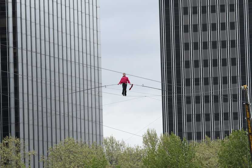 traverséee seine funambule