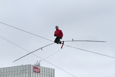 traverséee seine funambule